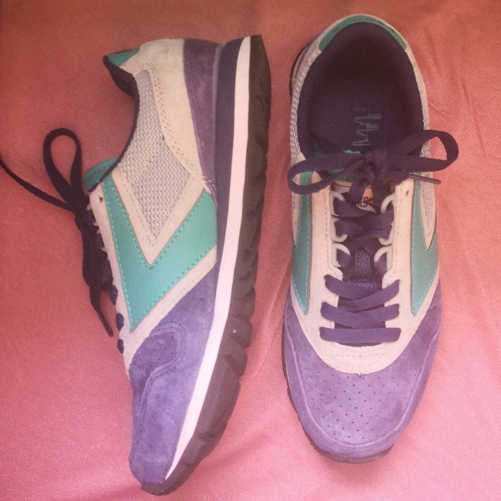 Brooks Blue Tennis Shoes